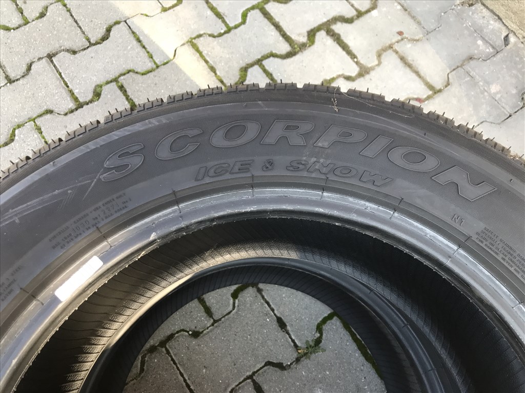  Pirelli Scorpion 255/55 18" R18 használt téli gumi 6. kép