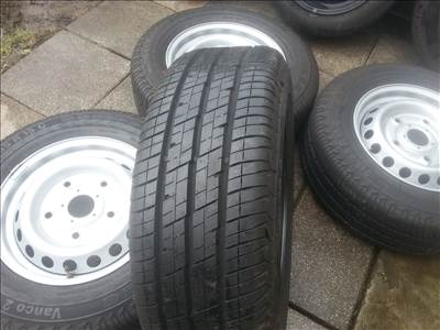  5x160 lyukosztású gyári Ford Turneo Custom lemezfelni, rajta 215/65R15C Continental nyári gumi 