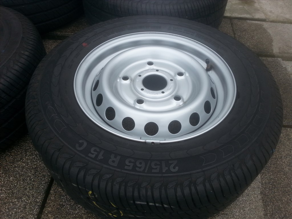  5x160 lyukosztású gyári Ford Turneo Custom lemezfelni, rajta 215/65R15C Continental nyári gumi  5. kép