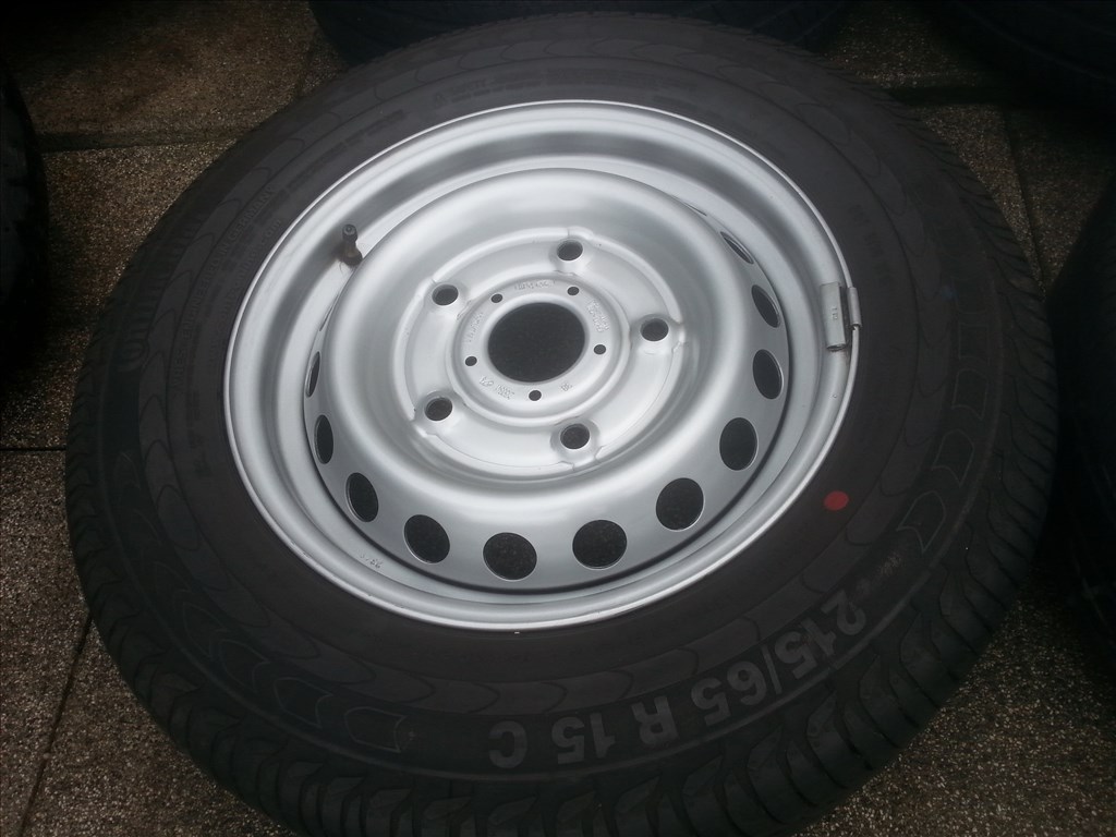  5x160 lyukosztású gyári Ford Turneo Custom lemezfelni, rajta 215/65R15C Continental nyári gumi  6. kép