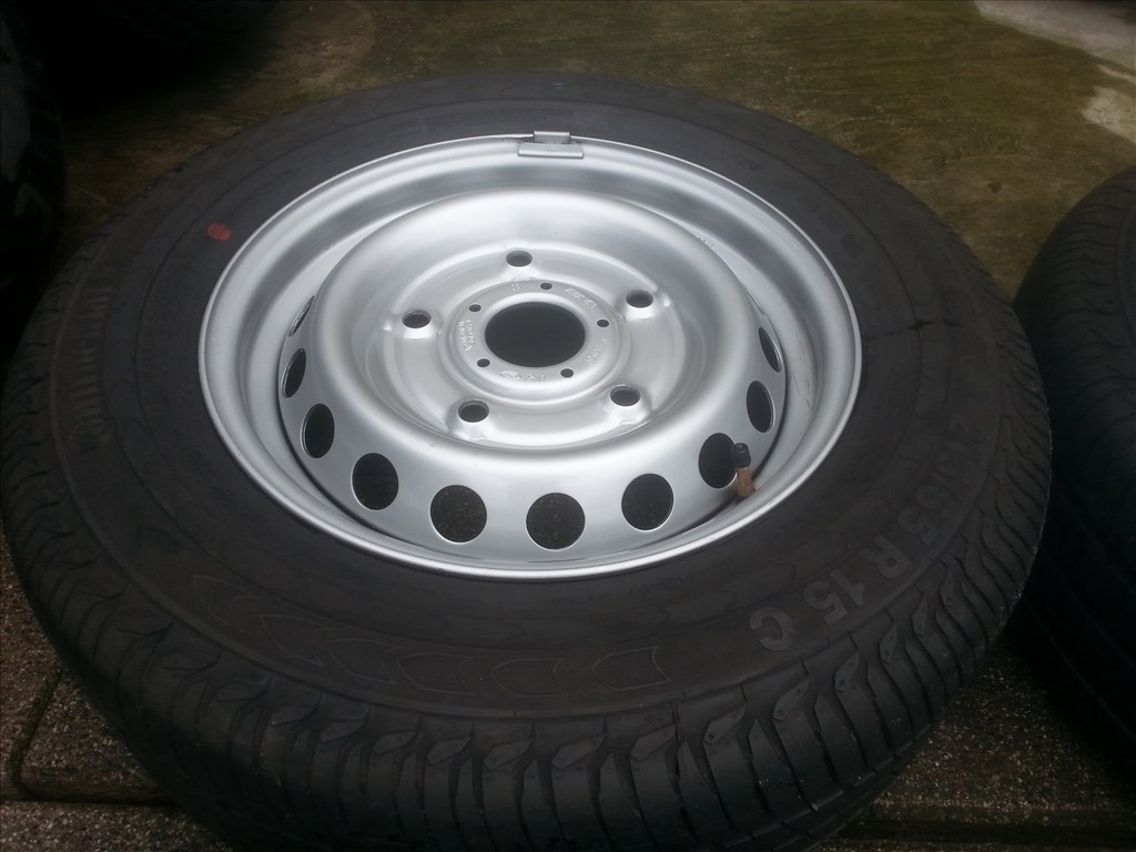  5x160 lyukosztású gyári Ford Turneo Custom lemezfelni, rajta 215/65R15C Continental nyári gumi  7. kép