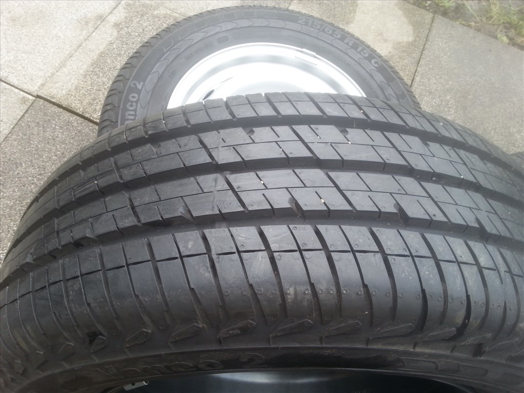  5x160 lyukosztású gyári Ford Turneo Custom lemezfelni, rajta 215/65R15C Continental nyári gumi  10. kép