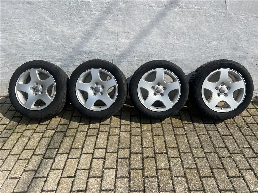 AUDI  ALUFELNI GARNITÚRA ELADÓ 1. kép