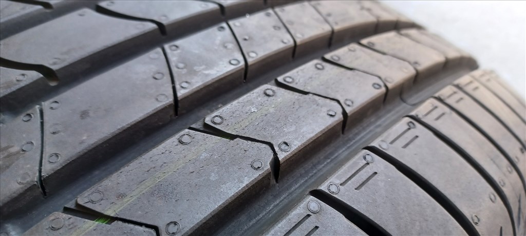  Új Kumho Ecsta HS51 215/55 R18 nyári gumik 110e./4db 2. kép