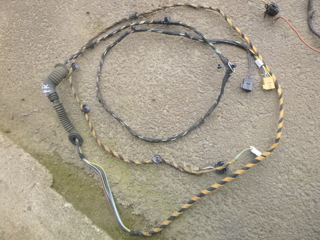 Skoda Octavia I 5 AJTÓS csomagtérajtó vezeték köteg védőgumival 2. kép