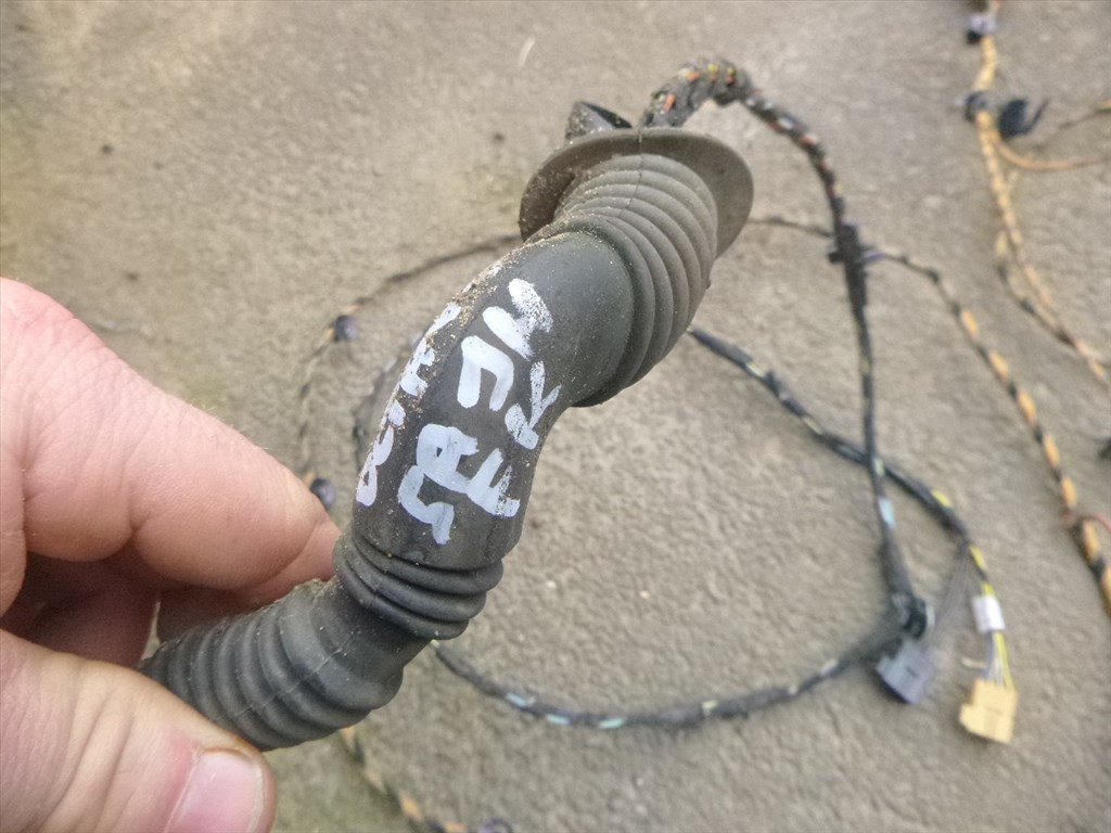 Skoda Octavia I 5 AJTÓS csomagtérajtó vezeték köteg védőgumival 4. kép