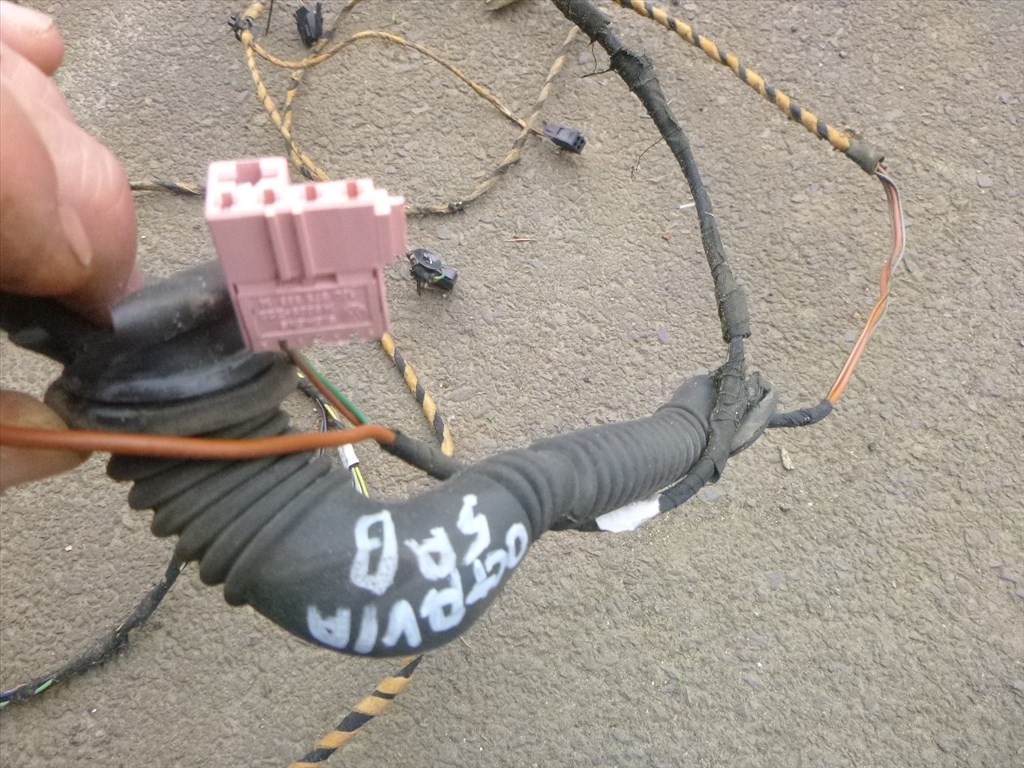 Skoda Octavia I 5 AJTÓS csomagtérajtó vezeték köteg védőgumival 6. kép