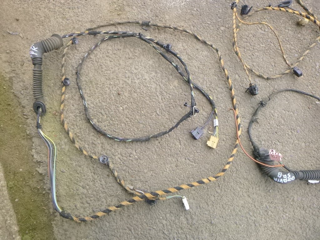 Skoda Octavia I 5 AJTÓS csomagtérajtó vezeték köteg védőgumival 8. kép