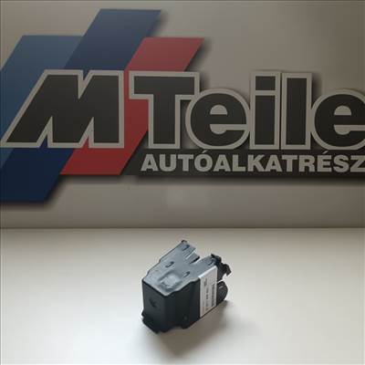 (GYÁRI ÚJ) BMW Rögzítő panel 1' F20 + LCI / F21 + LCI / 2' F22 + LCI / F23 + LCI / F87 M2 + LCI / 3' F30 + LCI / F31 + LCI / F34 GT + LCI / F35 + LCI / F80 M3 + LCI/ 4' F32 + LCI / F33 + LCI /F36 + LCI / F82 M4 + LCI / F83 M4 + LCI