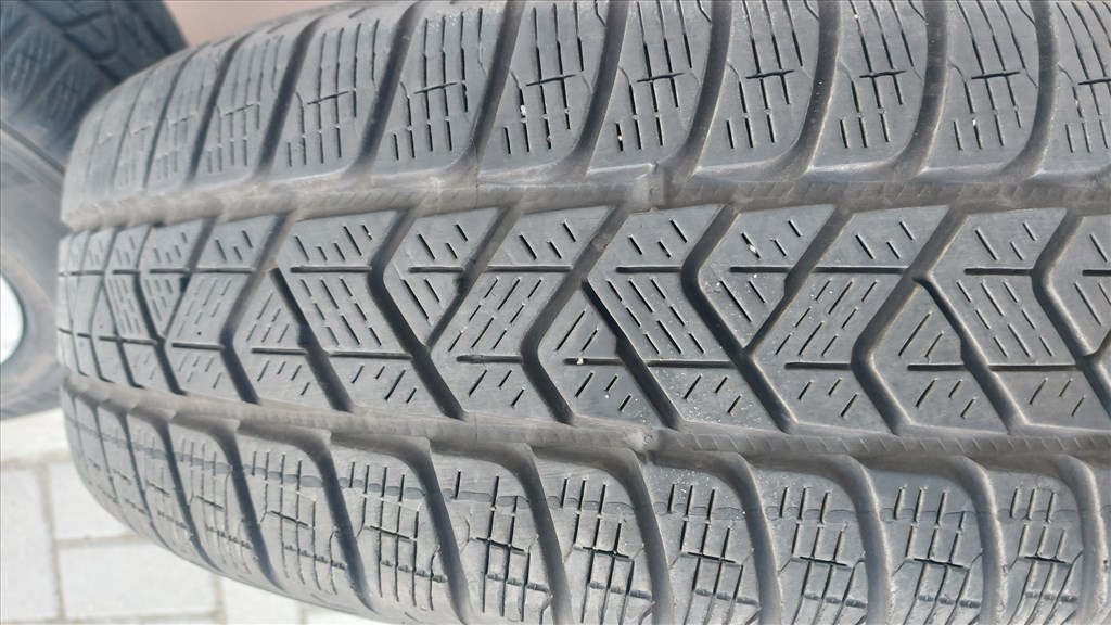 2.Gyári, VW Tiguán II. 5NA  /Montana/17" alufelni 5x112  téli  gumikkal 14. kép