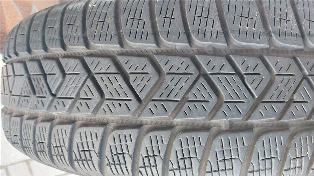 2.Gyári, VW Tiguán II. 5NA  /Montana/17" alufelni 5x112  téli  gumikkal 15. kép