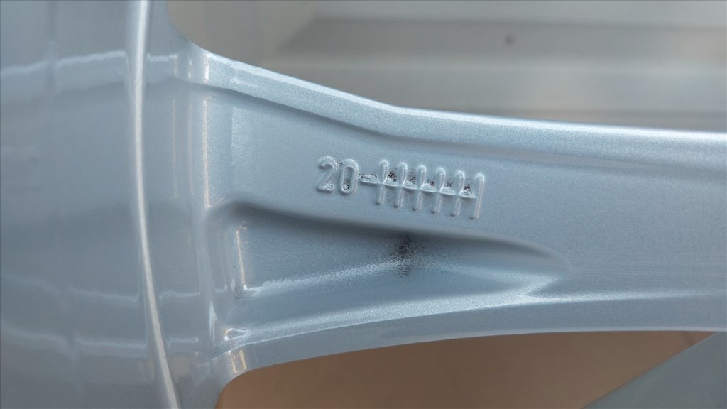 2.Gyári, VW Tiguán II. 5NA  /Montana/17" alufelni 5x112  téli  gumikkal 16. kép