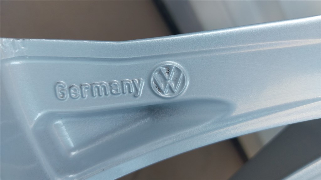 2.Gyári, VW Tiguán II. 5NA  /Montana/17" alufelni 5x112  téli  gumikkal 17. kép