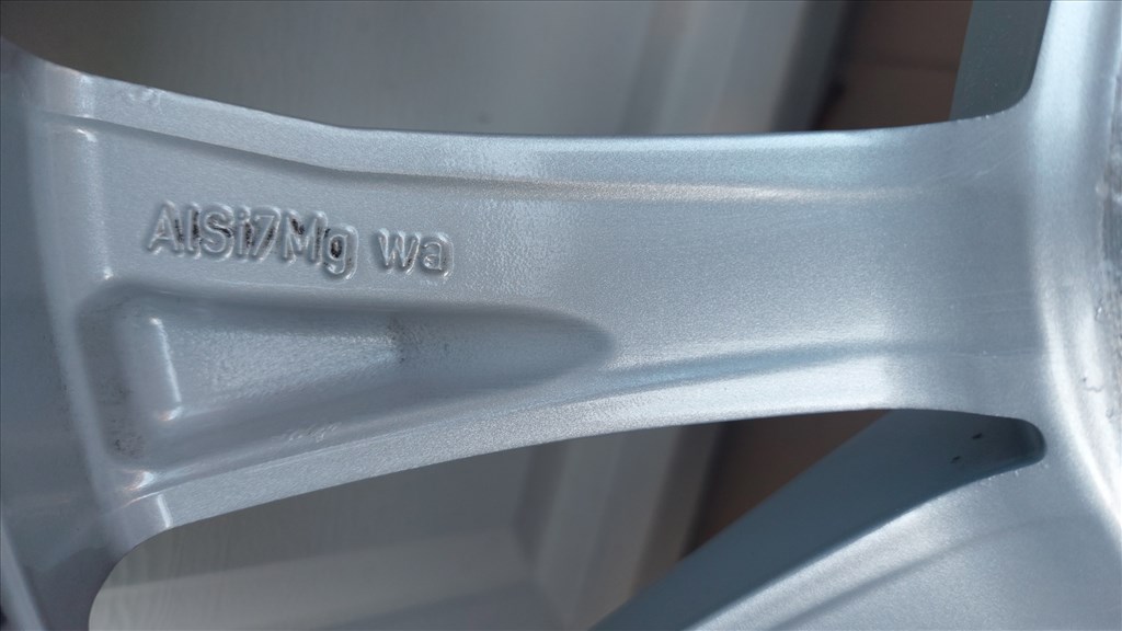 2.Gyári, VW Tiguán II. 5NA  /Montana/17" alufelni 5x112  téli  gumikkal 18. kép