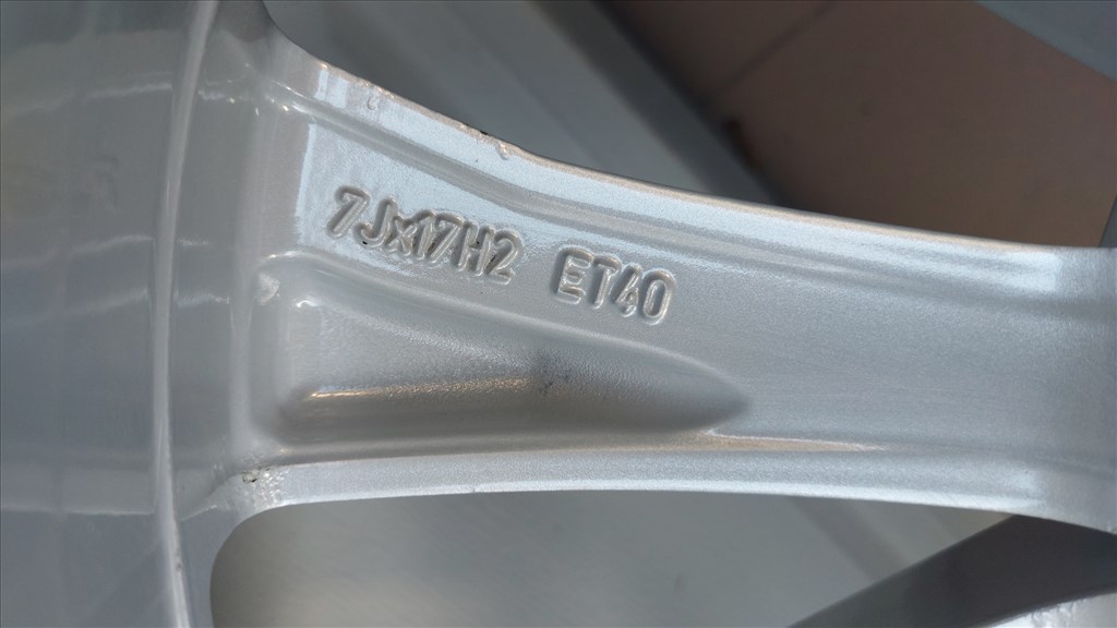 2.Gyári, VW Tiguán II. 5NA  /Montana/17" alufelni 5x112  téli  gumikkal 20. kép