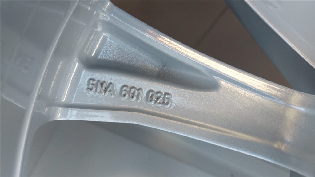 2.Gyári, VW Tiguán II. 5NA  /Montana/17" alufelni 5x112  téli  gumikkal 21. kép