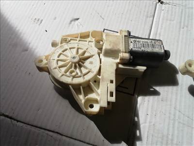 Renault Laguna III Bal hátsó Ablakemelő motor  827300001r