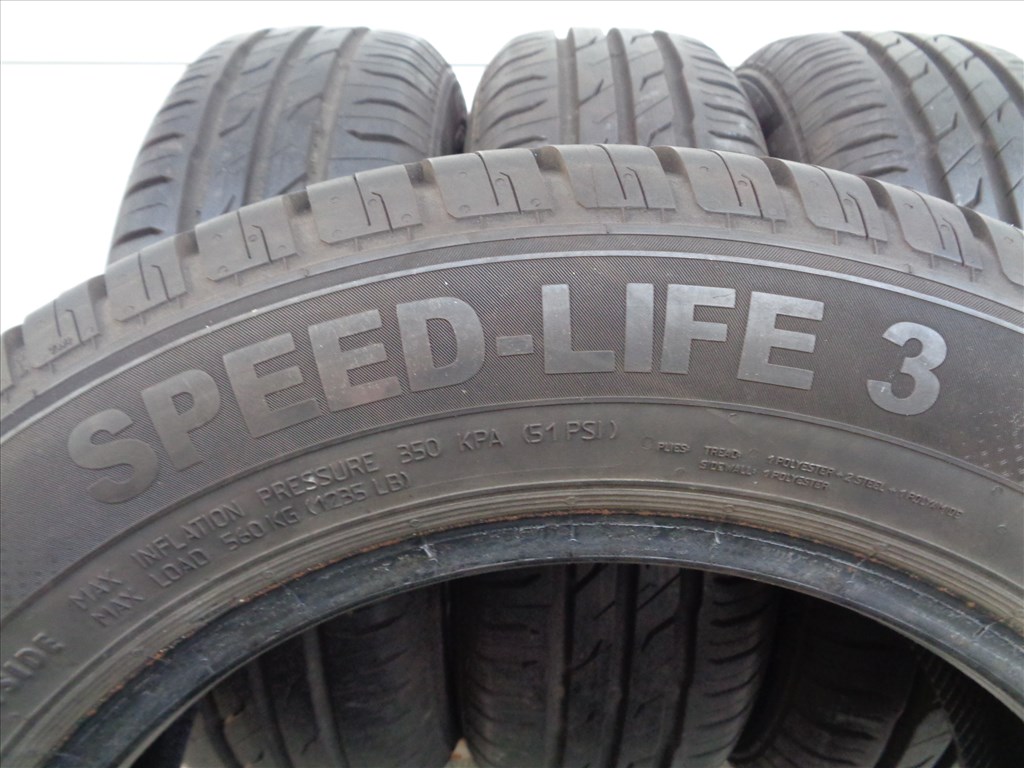 Semperit 185/65R15 nyári gumi újszerű állapotban eladó.  5. kép