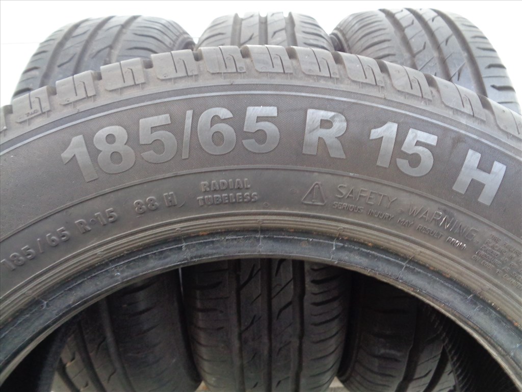Semperit 185/65R15 nyári gumi újszerű állapotban eladó.  6. kép