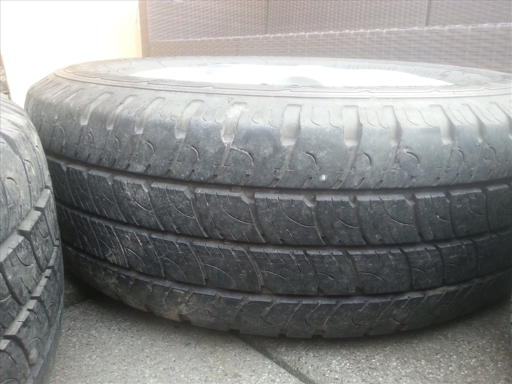  5x112 VW T4 Caravelle/Transporter lemezfelni, rajta 215/65R16C Goodyear nyári gumi  4. kép