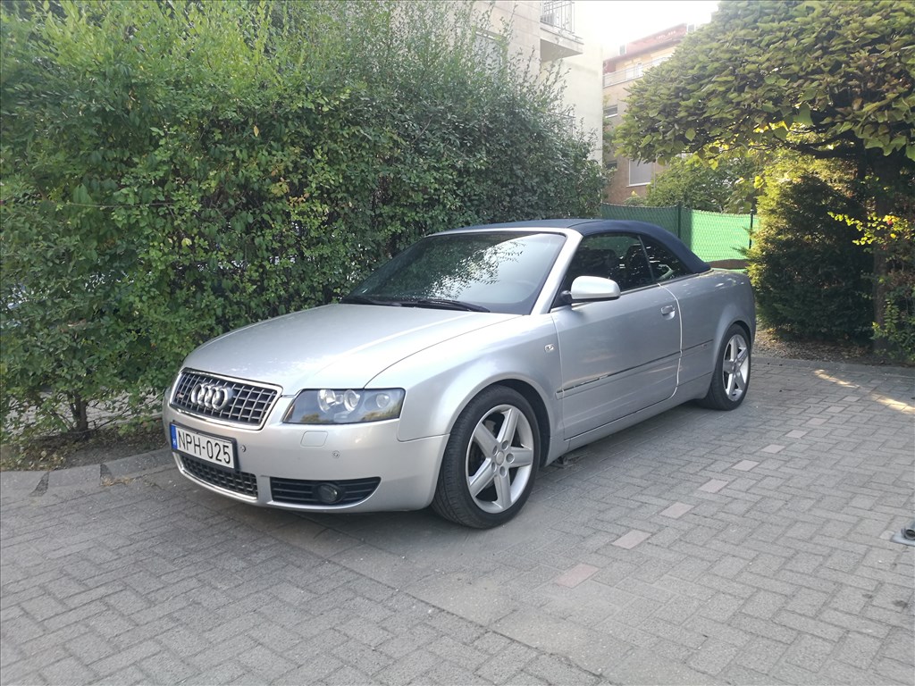 Eladó Audi A4 Cabriolet 3.0 V6 MultItronic gyári szép szervizelt kedvező áron eladó. 1. kép