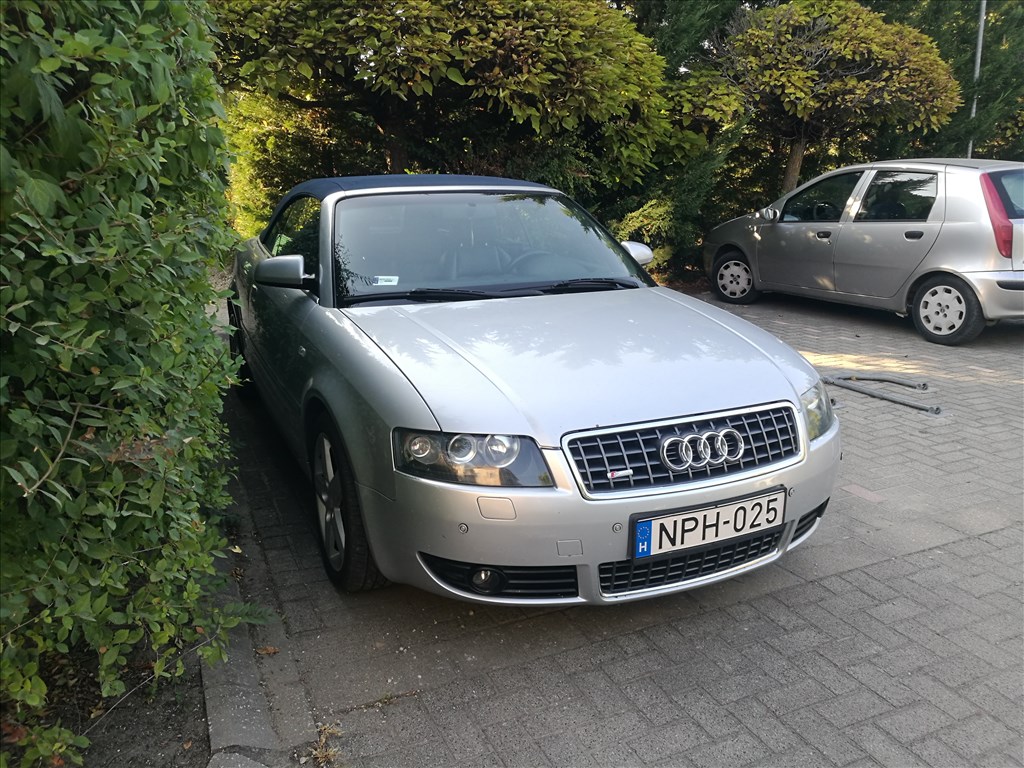 Eladó Audi A4 Cabriolet 3.0 V6 MultItronic gyári szép szervizelt kedvező áron eladó. 2. kép