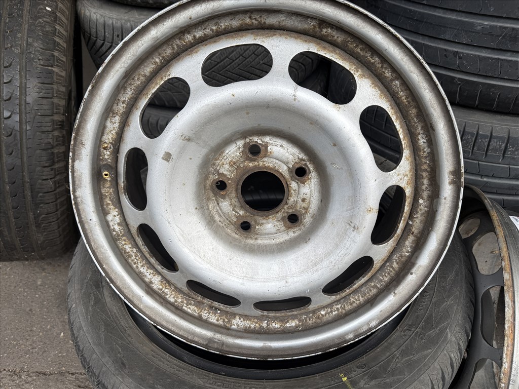 Toyota Rav 4 7X17-es 5X114,3-as ET45-ös lemezfelni garnitura eladó 1. kép