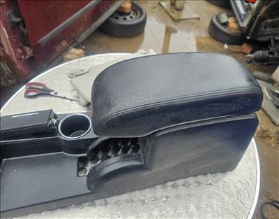 Ford Mondeo Mk3 Középső könyöklő 