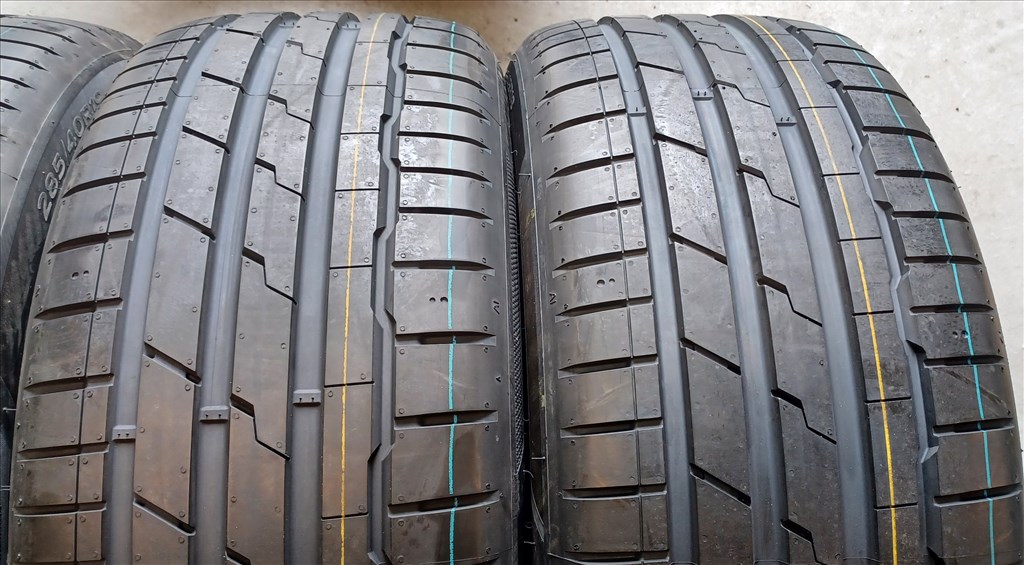 Új Hankook Ventus 255/45 R19 285/40 R19 nyári gumik 135e./4db 4. kép