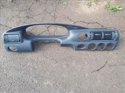 Ford Escort Mk6   1997    műszerfal óra  keret szellőző rácsokkal