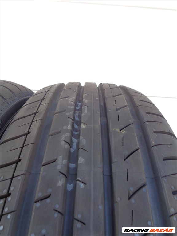 Új Yokohama 205/60R16 nyári gumi pár 2022-es gyártású eladó.  3. kép