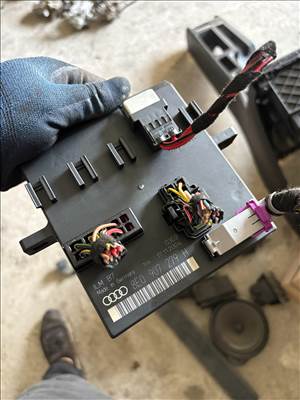 Audi A4 (B6/B7) Komfort modul lámpa modul 8e0907279h