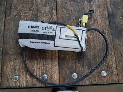 Nissan Pulsar (C13) Jobb oldallégzsák 