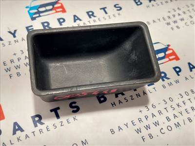 BMW E39 fekete hamutál hamutartó tároló betét