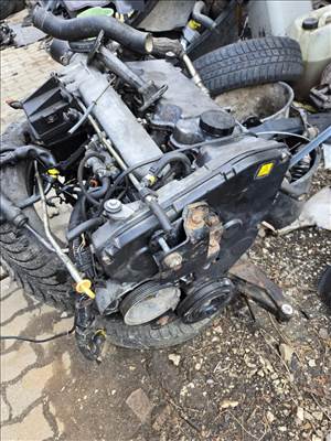Alfa Romeo 147 1.9 JTD 8V Motor, füzött blokk hengerfej 