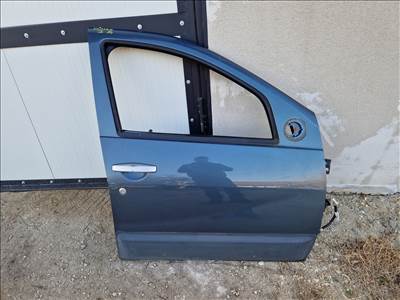 Dacia Duster jobb első ajtó 