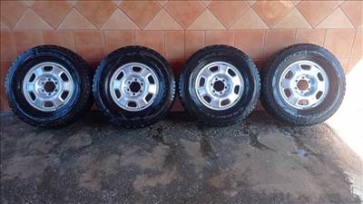 TOYOTA LANDCRUISER 17" LEMEZFELNI 6X139,7 NÈGYÈVSZAKOS 255/75R17 GUMIVAL OLCSÒN!!!
