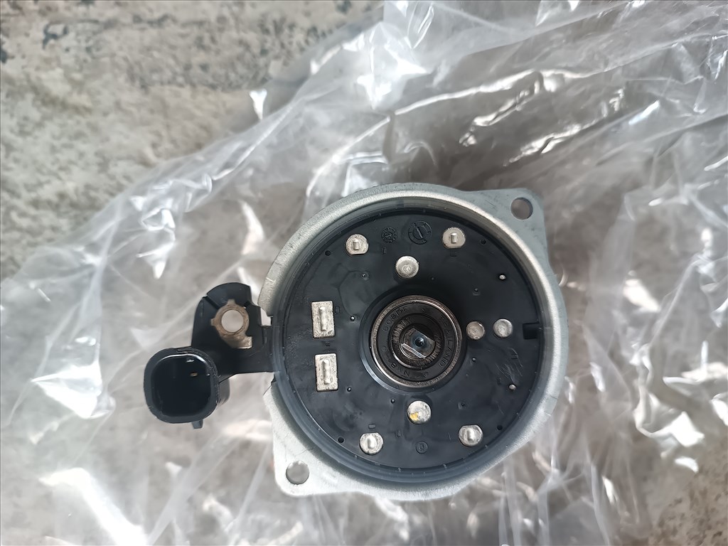 Citroën C4 Picasso I, Peugeot 3008 I Váltó olajszivattyú motor 259150 bm0121719a3 2. kép