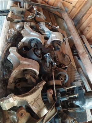 Honda accord motortartó bak 