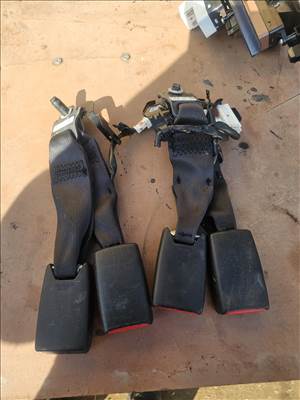 Mazda 6 (1st gen) Hátsó biztonsági őv csatt 