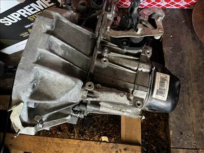 Renault Clio IV dCi 90 energy Váltó 320107911r