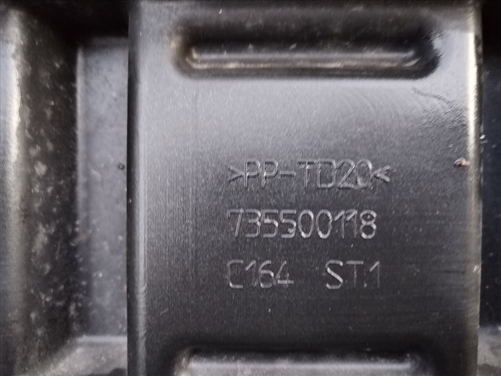 Fiat Punto Evo első lökhárító 735500118 11. kép