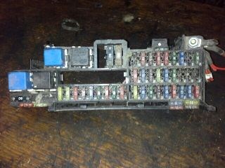 Mercedes A 160 W168 Biztosítéktábla Motortér *68599* 1. kép