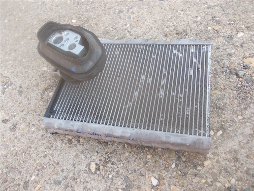 Audi A4 B8 klímaradiátor 2008-2015 1. kép