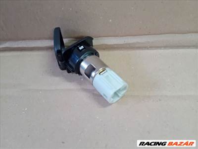 Mazda CX-5 (KF) MAZDA CX-5 Szivargyújtó Aljzat