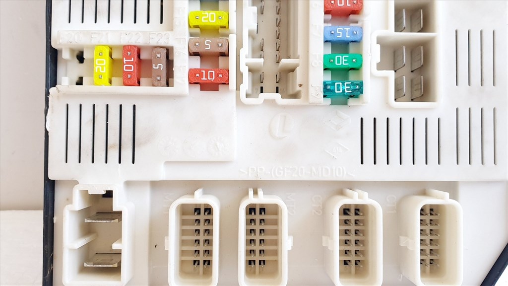 508450 Renault Megane 3, 2009, Biztosíték Tábla, 284B60008R-E, USM. 7. kép