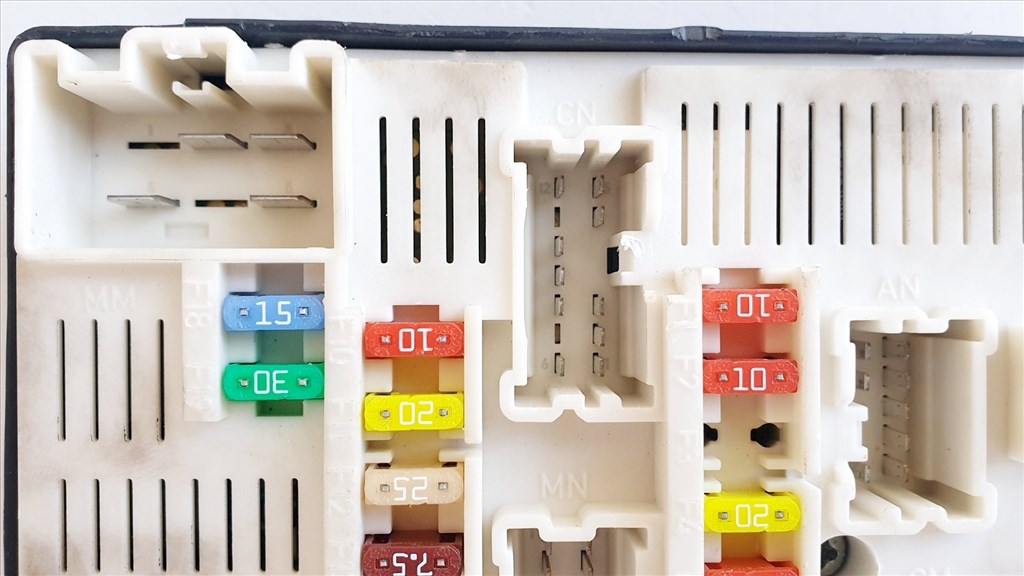 508450 Renault Megane 3, 2009, Biztosíték Tábla, 284B60008R-E, USM. 8. kép