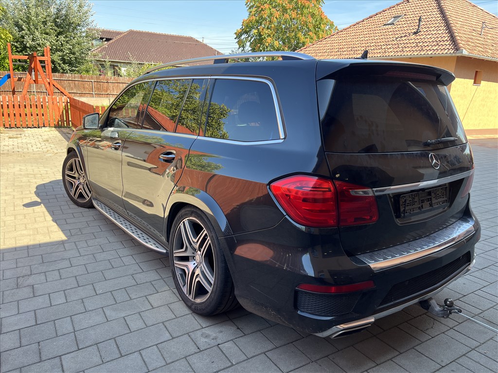 Mercedes GL 500 (X166) bontott alkatrészei 1. kép