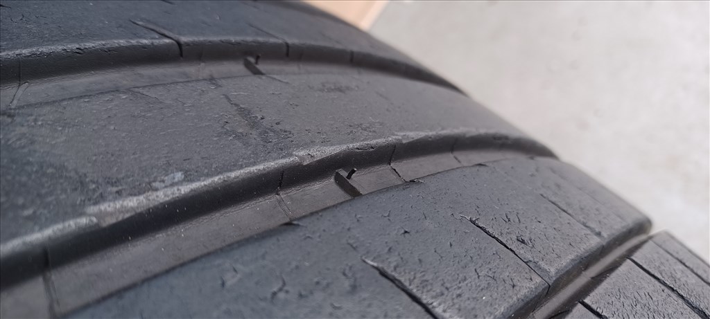 Michelin Pilot Sport 255/40 R21 265/40 R21 nyári gumik 2-2db 3. kép