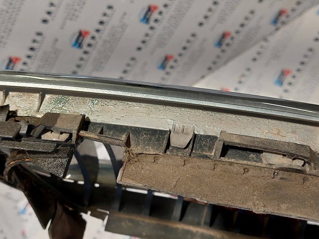 BMW E46 facelift sedan touring króm vese hûtõrács grill - fülhiányos 3. kép